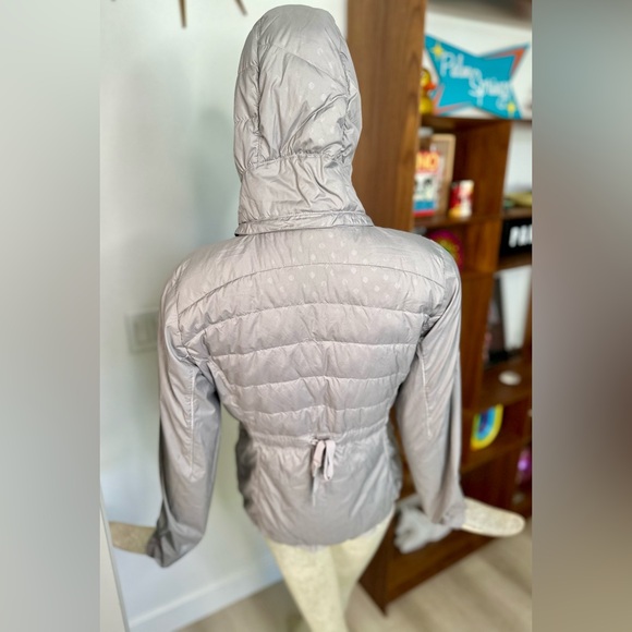 Lulelemon Athletica Grey Goose Down Zip-up Jacket w/ Hood & Ruffle. Size 6 🩶 - Picture 10 of 16